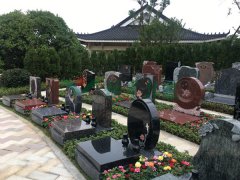 艺术墓碑：展现生命的故事，传达永恒的情感