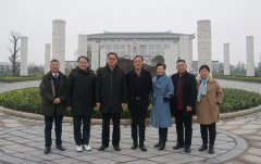 中殡协会长和浙江省民政厅省殡协领导考察新宝gg