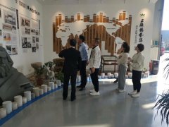 10月底，温州、张家口两地领导考察新宝gg集团